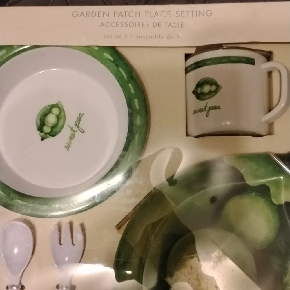 Pottery Barn Kids Garden Patch Place Setting - Picture 6 of 7